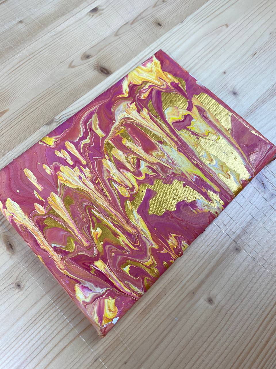 Fluido rosa e oro